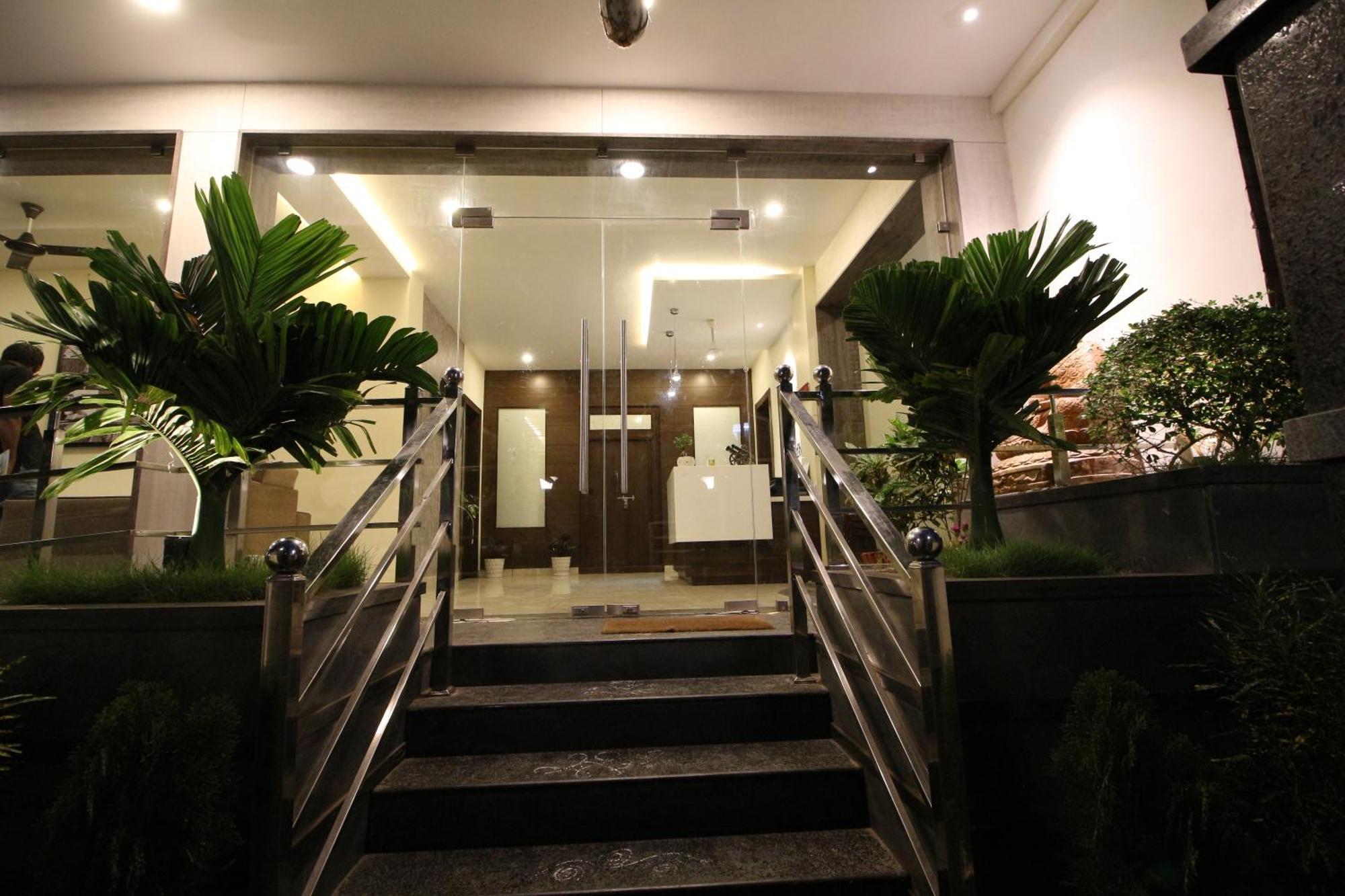 The Butterfly Luxury Serviced Apartments Вишакхапатнам Экстерьер фото